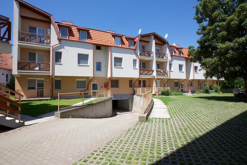 Zoli Apartmanok-Maya Koelcsey 34-36 Hajdúszoboszló Zewnętrze zdjęcie